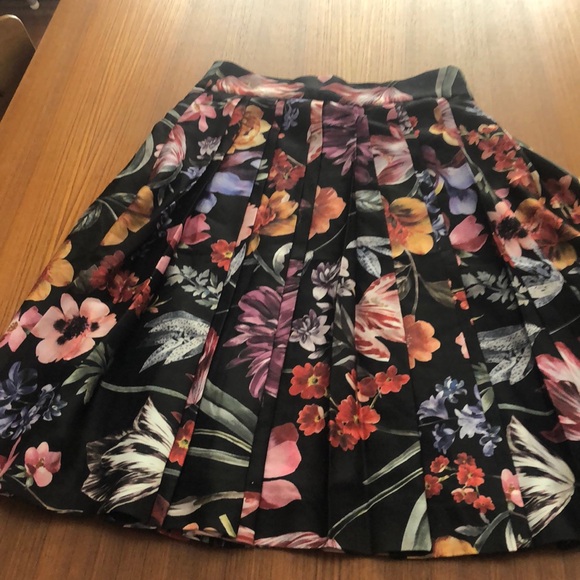 JCrew - Picture 1 of 8